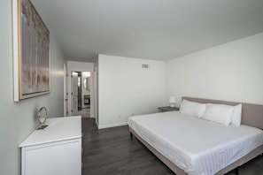 5 habitaciones, tabla de planchar con plancha, cuna de viaje y wifi