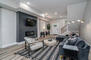 Fernseher, Kamin, Arbeitsbereiche