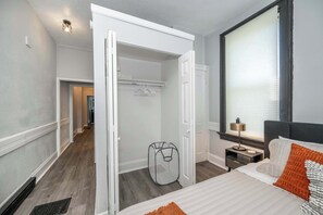 2 chambres, fer et planche à repasser, Wi-Fi, draps fournis