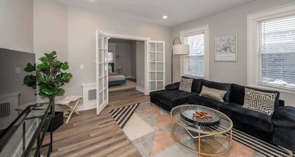 LUXE Spot 2