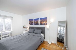 4 bedrooms, desk, iron/ironing board, travel crib