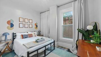 2 間睡房、書桌、Wi-Fi、床單