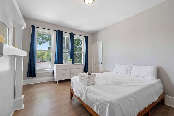 2 Schlafzimmer, Schreibtisch, WLAN, Bettwäsche