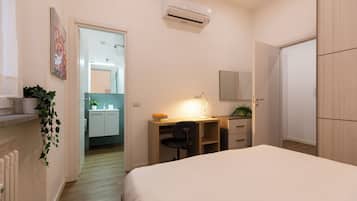 Comfort Apartment | Desk, laptop workspace, iron/ironing board, free WiFi