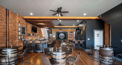 Monmouth Loft 4 | Walk to Shops