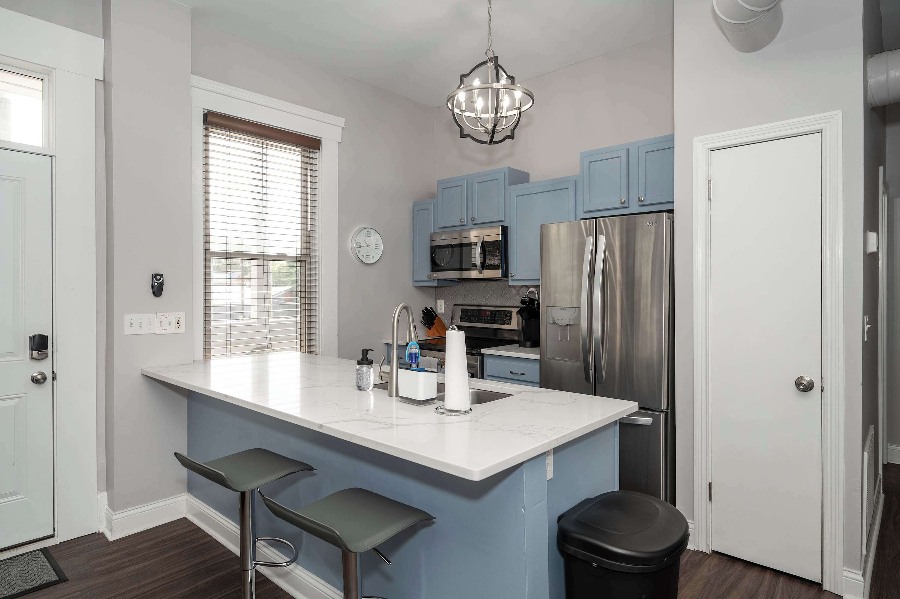 雪櫃、微波爐、焗爐、爐具