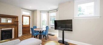 Ludlow Lodge w/ City Views