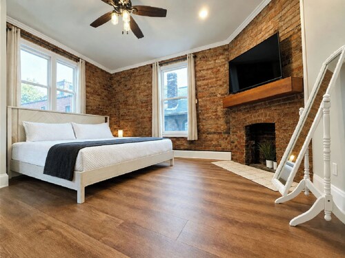 Near Cincy | Skyline Views | Historic 4BR