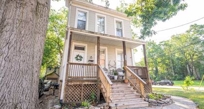 Hackberry Retreat 1 | Close to Downtown