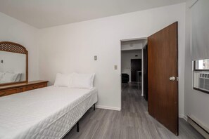 1 bedroom, WiFi, bed sheets - Northside Suite 2 – Cozy Escape! (Cincinnati)