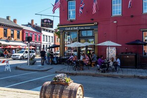 Outdoor dining - Heart of Mainstrasse 4 (Covington)