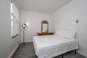 4 bedrooms, WiFi, bed sheets