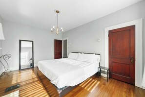 4 bedrooms, desk, iron/ironing board, travel cot