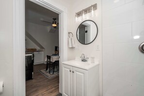 Interior - Historic Ludlow Apt A (Ludlow)