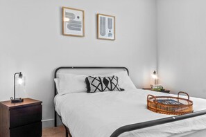 1 chambre, bureau, fer et planche à repasser, Wi-Fi