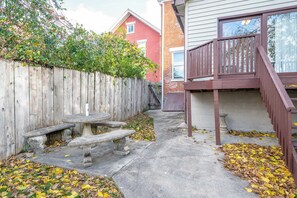 Terrace/patio - Suites on Main 1 (Covington)