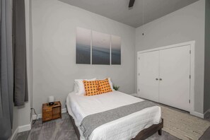 4 bedrooms, WiFi, bed sheets