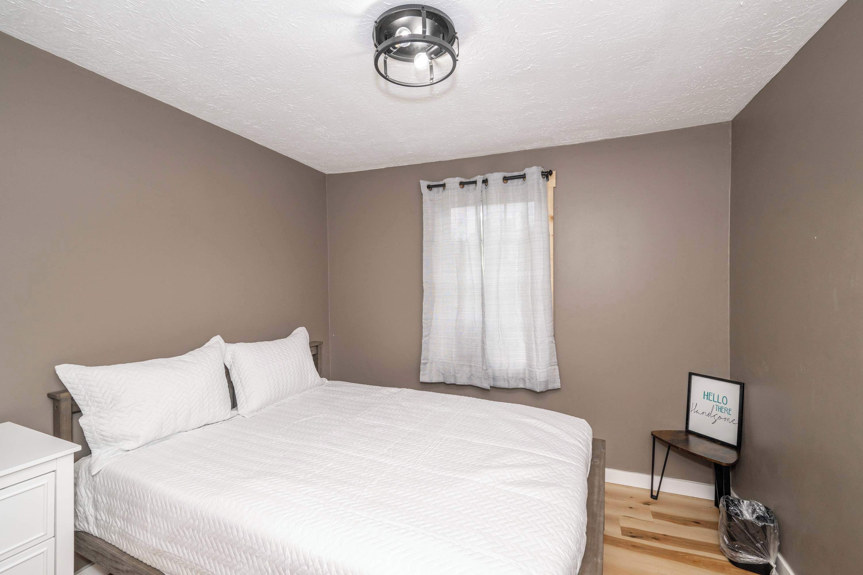 2 bedrooms, WiFi, bed sheets