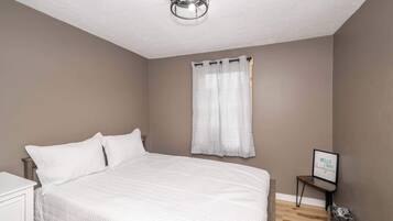 2 bedrooms, WiFi, bed sheets