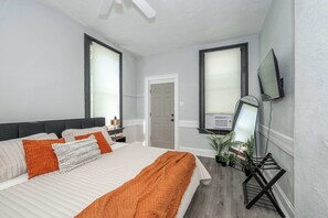 4 chambres, fer et planche à repasser, Wi-Fi, draps fournis