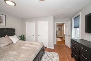 2 chambres, fer et planche à repasser, Wi-Fi, draps fournis