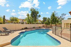 Indulge in the secluded paradise of the private backyard oasis - 5BDR with Pool & Scenic Golf Views! (Mesa)