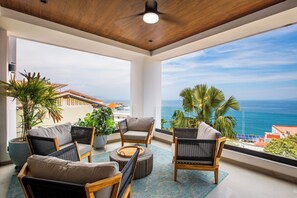 Terrace/patio - Oceanview Luxury: 1 BR in Amapas with Rooftop Pool (Puerto Vallarta)