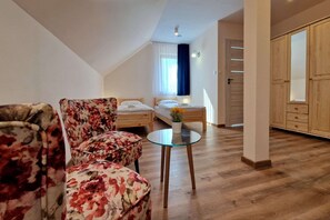 3 bedrooms, free WiFi, bed sheets