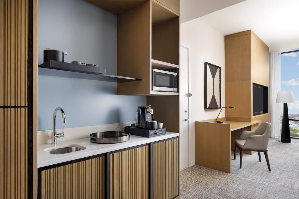 Camera Deluxe, 1 letto king | Materassi Select Comfort, minibar, una cassaforte in camera