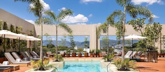 Hotel Santiago, Curio Collection by Hilton