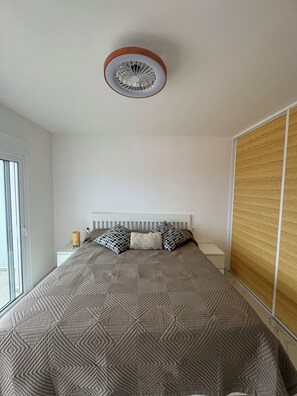 1 bedroom, iron/ironing board, travel cot, free WiFi