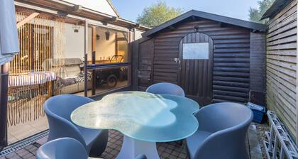 Ideal Holiday Home by the sea
