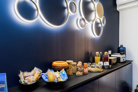 Desayuno buffet. Shamika Luxury Rooms