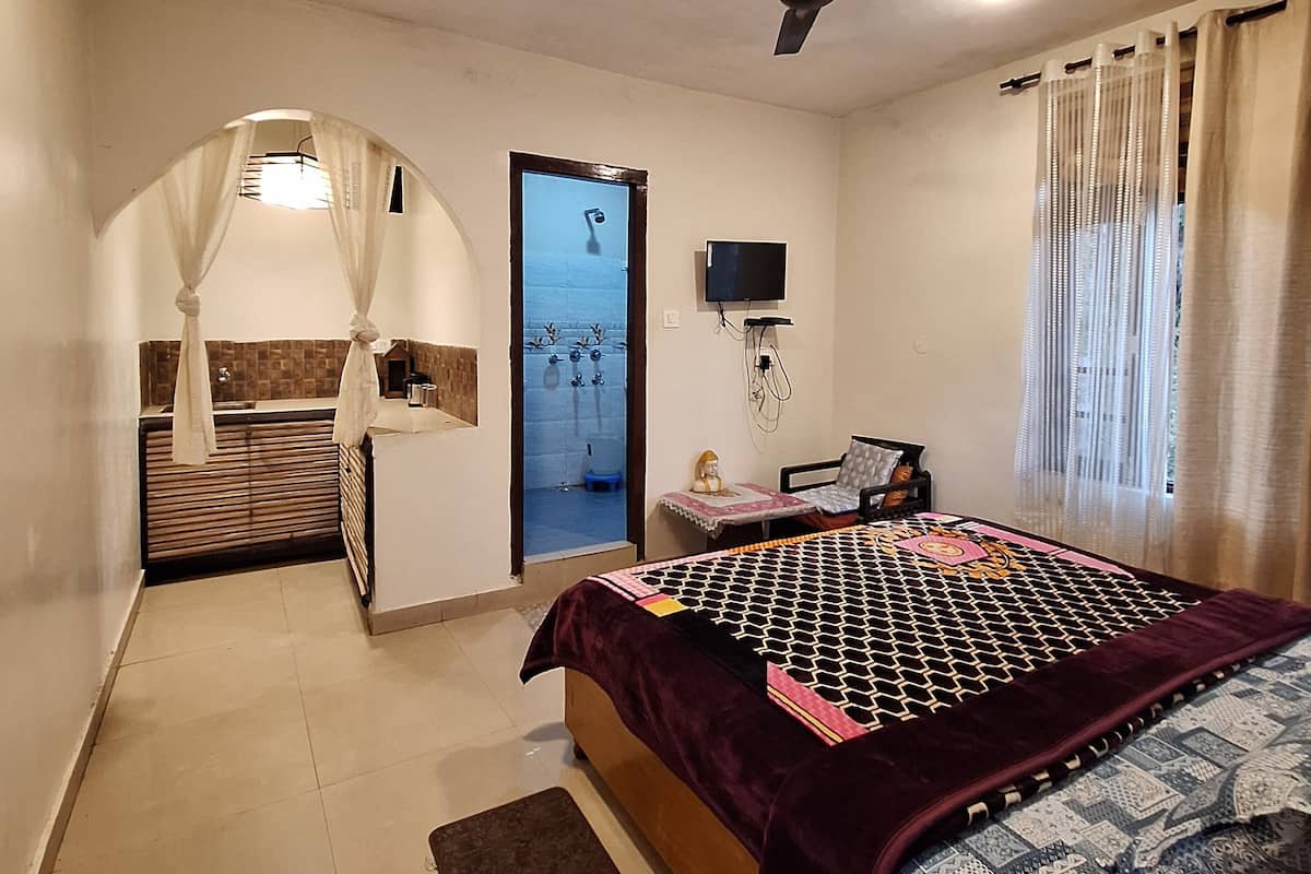 Comfort Room | Private kitchen
