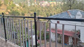Standard Studio, Balcony, Mountain View | Mountain view