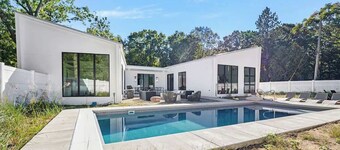 Fab Vacay Home, Pool, Walk to Lake Michigan Beach