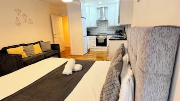 Soundproofing, free WiFi