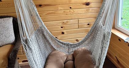 Lakefront Beach Bungalow - Retreat & Relax - Kayaks, Fire pit, Tree Swings!