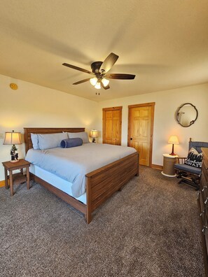 3 bedrooms, desk, travel cot, free WiFi