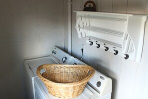 Interior - Sugarbush Victorian Bungalow in Historic Springfield (Jacksonville)