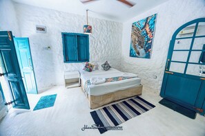 Comfort-huvila, parveke, näköala uima-altaalle | 1 makuuhuone, kannettavalle tietokoneelle sopiva työtila