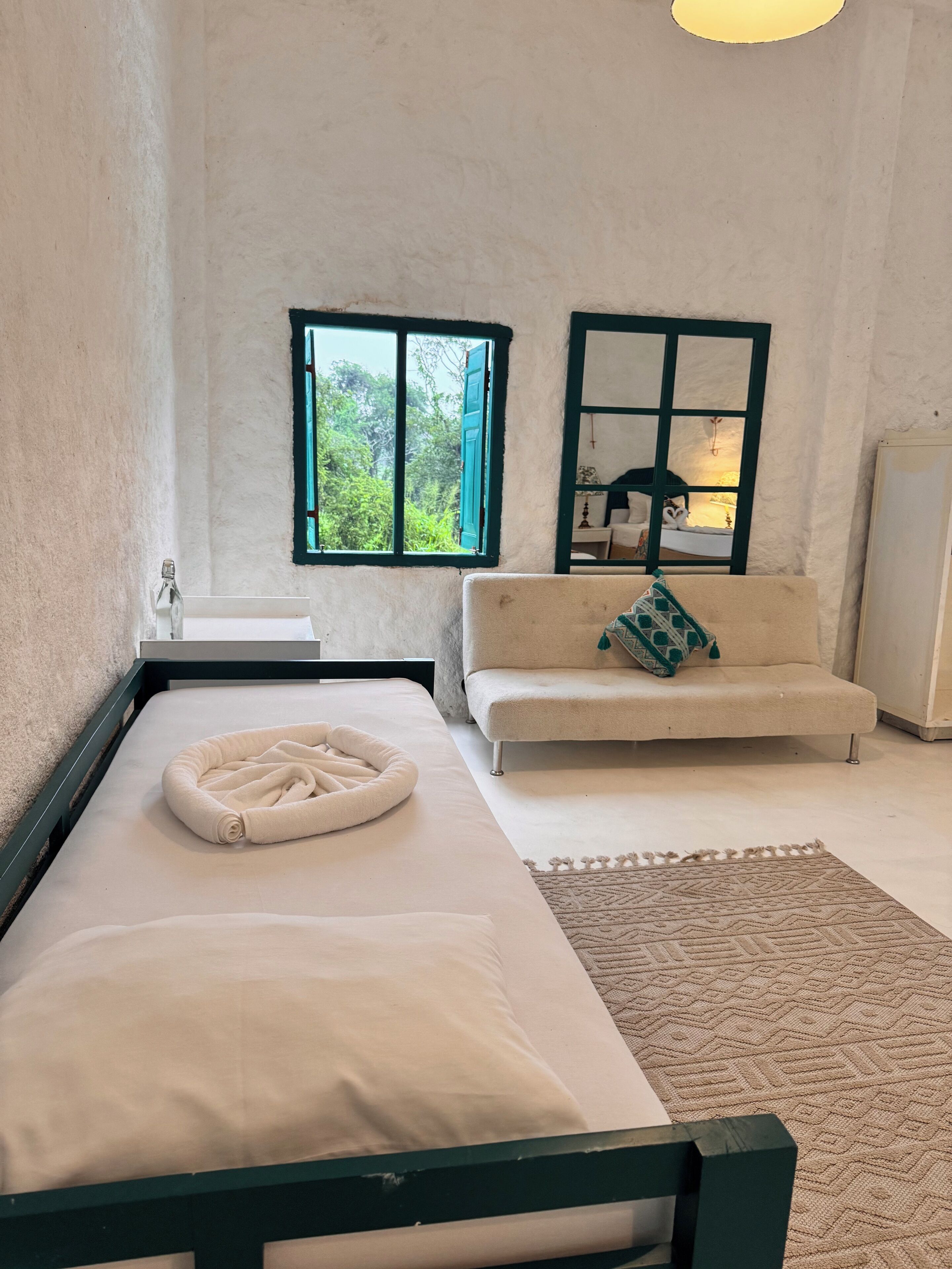 高級套房, 陽台, 湖景 | 1 間臥室、筆電工作空間、熨斗/熨衣板