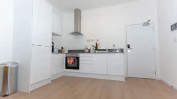 Køkkentøj/tallerkener/redskaber