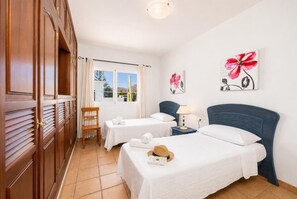 3 Schlafzimmer, Reisekinderbett, WLAN, Bettwäsche