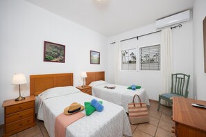 5 bedrooms, iron/ironing board, WiFi, bed sheets - Villa Temuime - Five Bedroom Villa, Sleeps 10 (Puerto Calero)