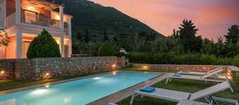 Villa Kyklamino - Tres Habitaciones Villa, Capacidad 6