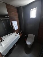 Shower, free toiletries, soap, shampoo