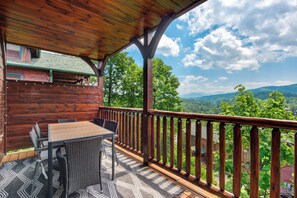 屋外ダイニングエリア