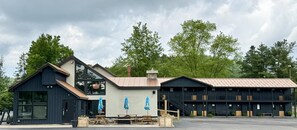 Exterior - The Lincoln Boutique Motel- Upper Deluxe King #12 (Ellicottville)