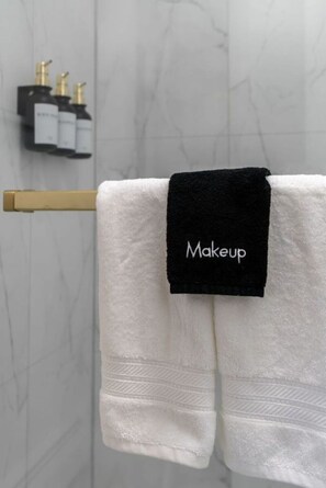 Haartrockner, Handtücher